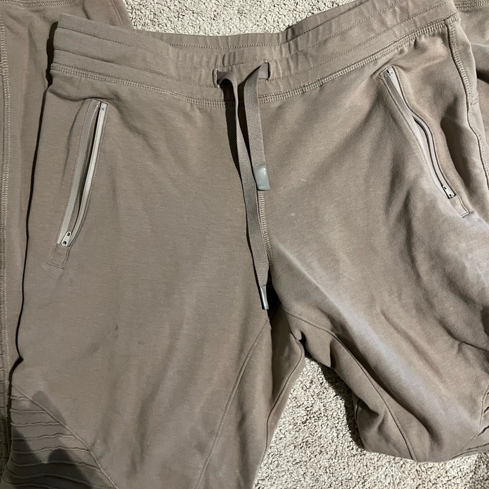 ALO Yoga Taupe Track Pants - Picture 4 of 5